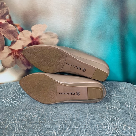 CL by Laundry kitten wedge heels - Picture 4 of 4